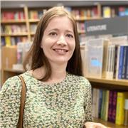 Periodista, profesora de lengua castellana y literatura, y profesora de ELE para todos los niveles